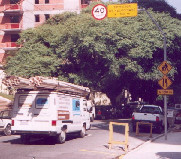 supersinalização de trânsito